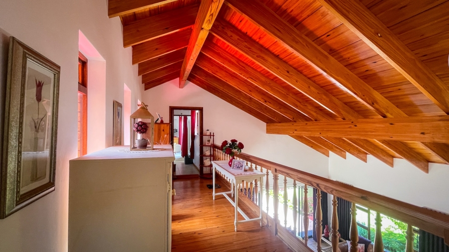 5 Bedroom Property for Sale in Glentana Western Cape